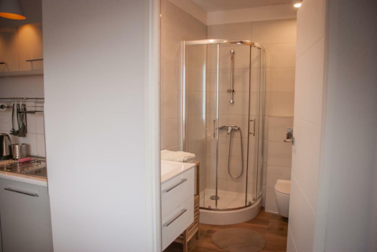 Noclegi "Boczna 5A" Apartamenty Goscinne Szczawno-Zdroj Exteriör bild