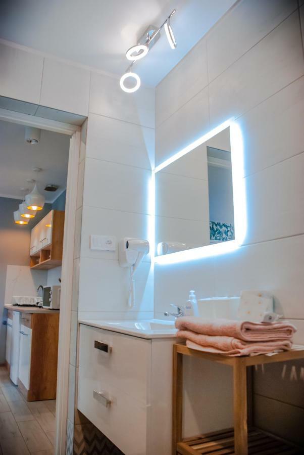 Noclegi "Boczna 5A" Apartamenty Goscinne Szczawno-Zdroj Exteriör bild