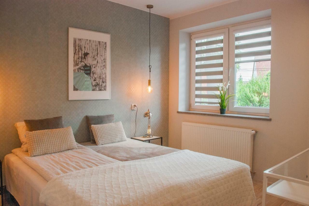 Noclegi "Boczna 5A" Apartamenty Goscinne Szczawno-Zdroj Exteriör bild