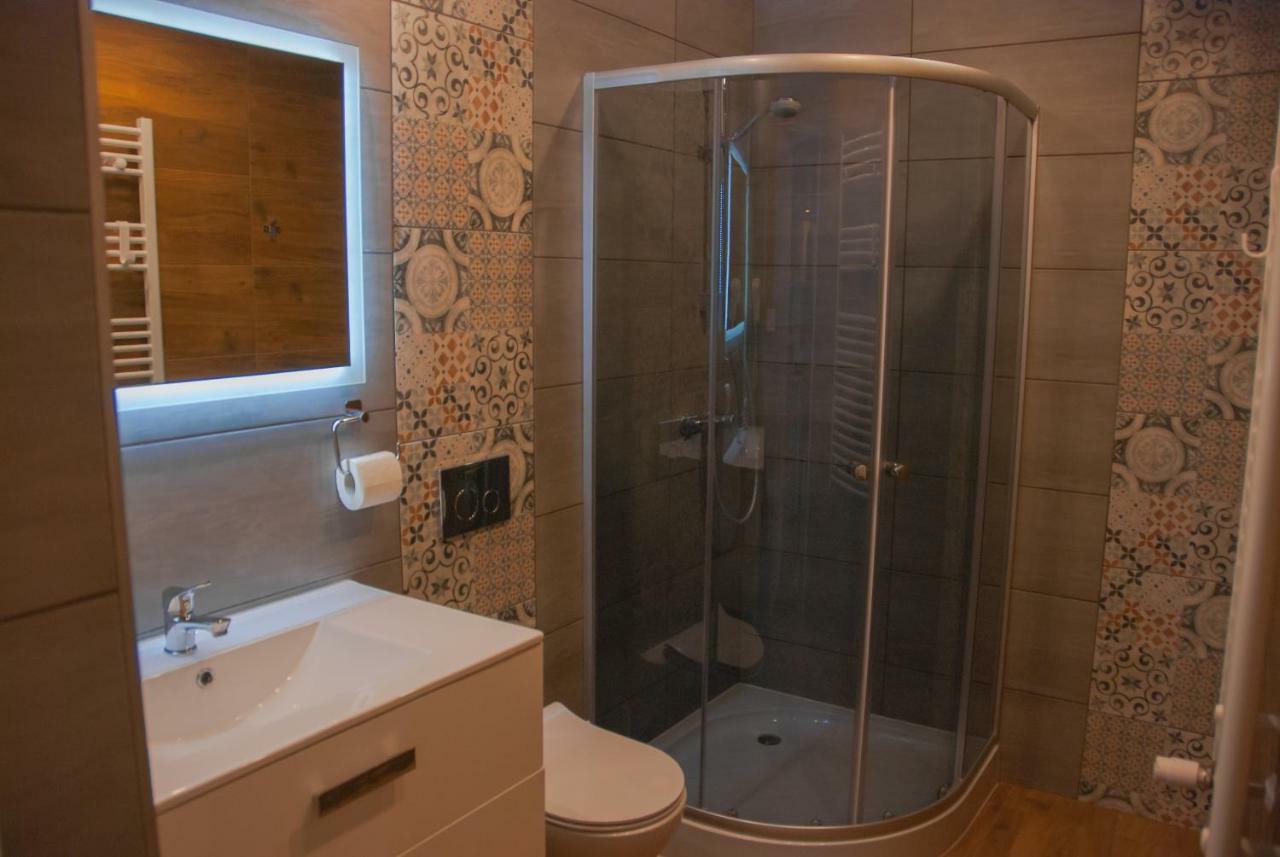 Noclegi "Boczna 5A" Apartamenty Goscinne Szczawno-Zdroj Exteriör bild