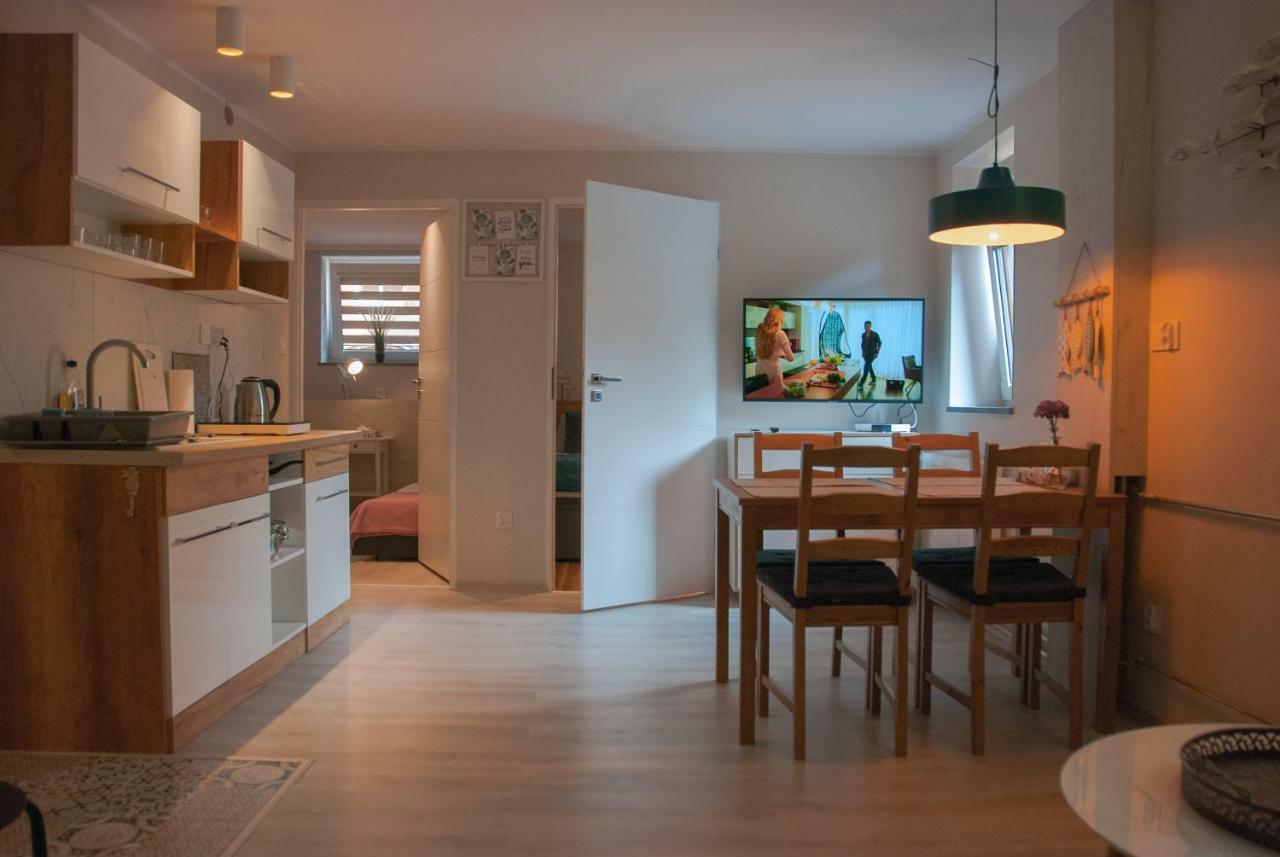 Noclegi "Boczna 5A" Apartamenty Goscinne Szczawno-Zdroj Exteriör bild