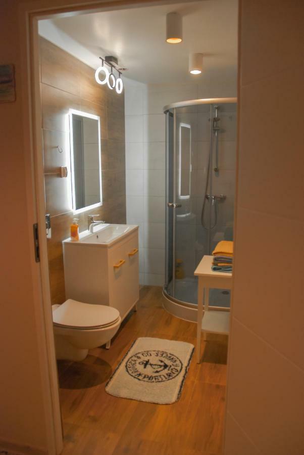 Noclegi "Boczna 5A" Apartamenty Goscinne Szczawno-Zdroj Exteriör bild